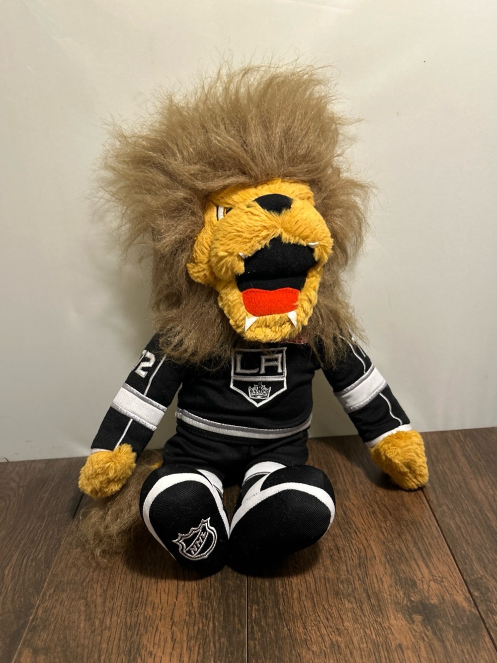 Los Angeles Kings NHL Bailey Mascot 15” Stuffed Animal Plush Doll Toy Lion Sound